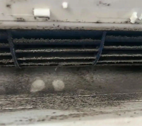 上饶空调吹的风有股烧焦味是怎么回事